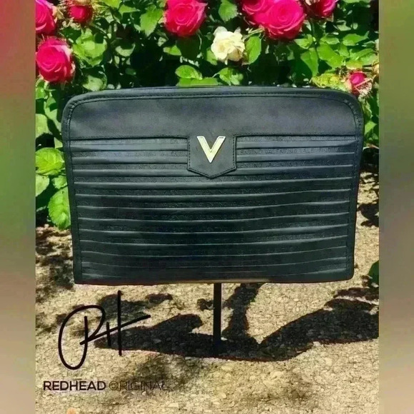 Mario Valentino Handbags - Mario Valentino V Clutch
